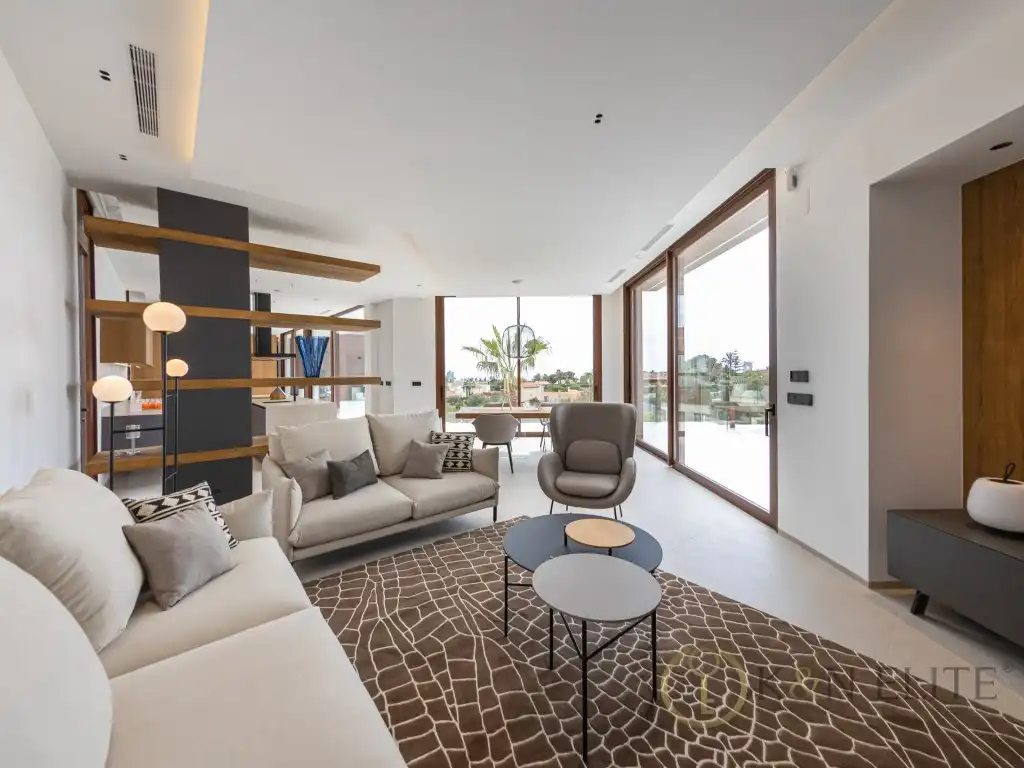 Sala d'estar de Casa o xalet en venda en Benidorm amb Aire condicionat, Terrassa i Piscina