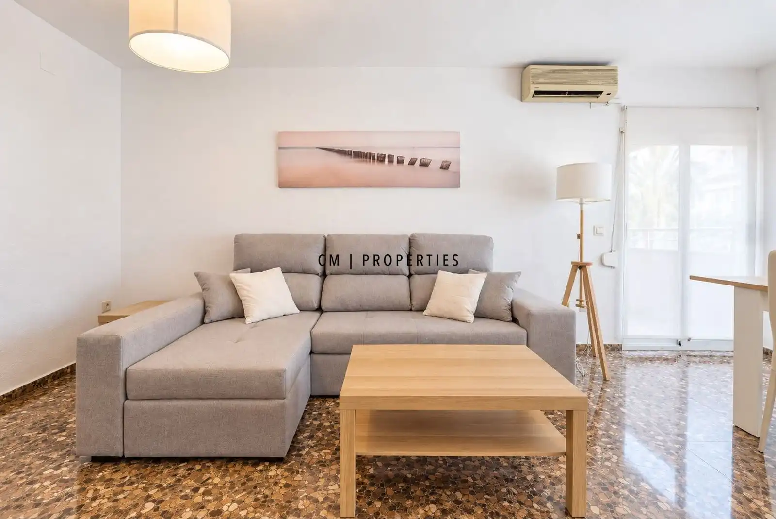 Sala d'estar de Pis de lloguer en Valencia amb Aire condicionat, Calefacció i Terrassa