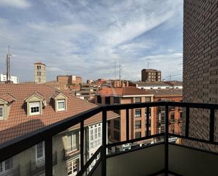 Exterior view of Flat for sale in Valladolid Capital  with Heating and Terrace