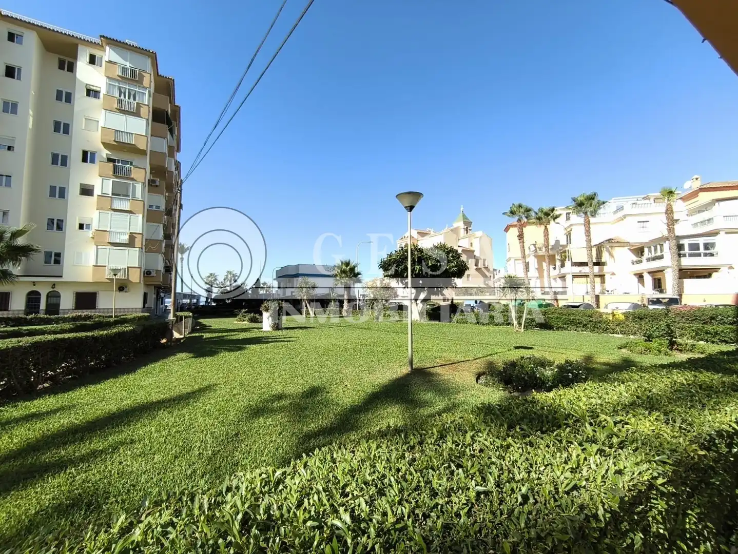 Vista exterior de Pis en venda en Torrox amb Aire condicionat i Piscina
