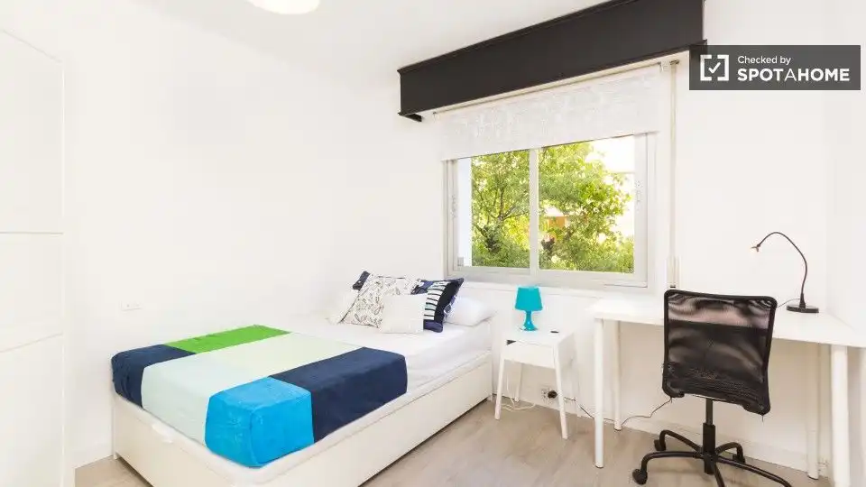 Schlafzimmer von Wohnung zur untervermieten in Madrid mit Klimaanlage und Terrasse
