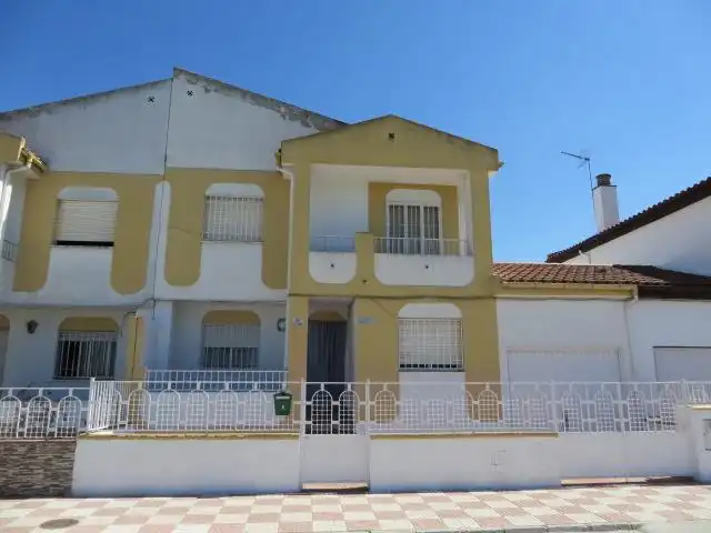 Vista exterior de Casa o chalet en venta en Pinos Puente con Jardín privado y Balcón