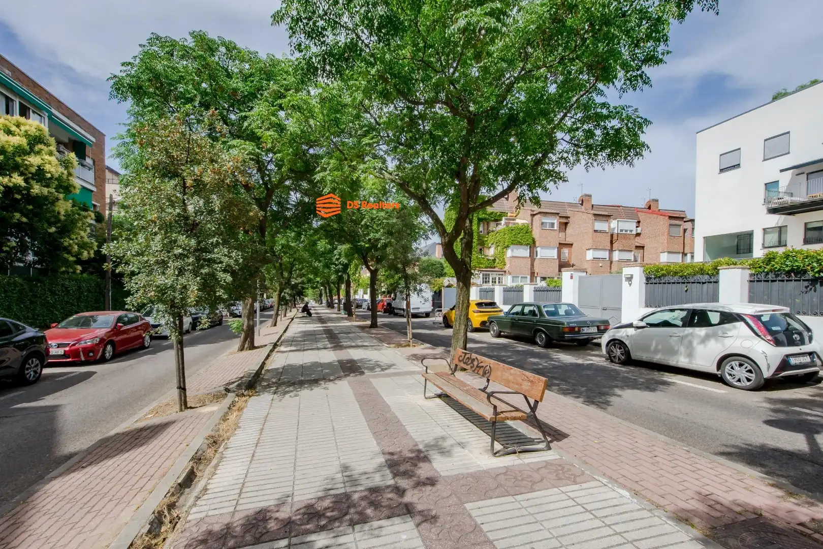 Vista exterior de Casa adosada en venda en Madrid amb Aire condicionat, Calefacció i Terrassa