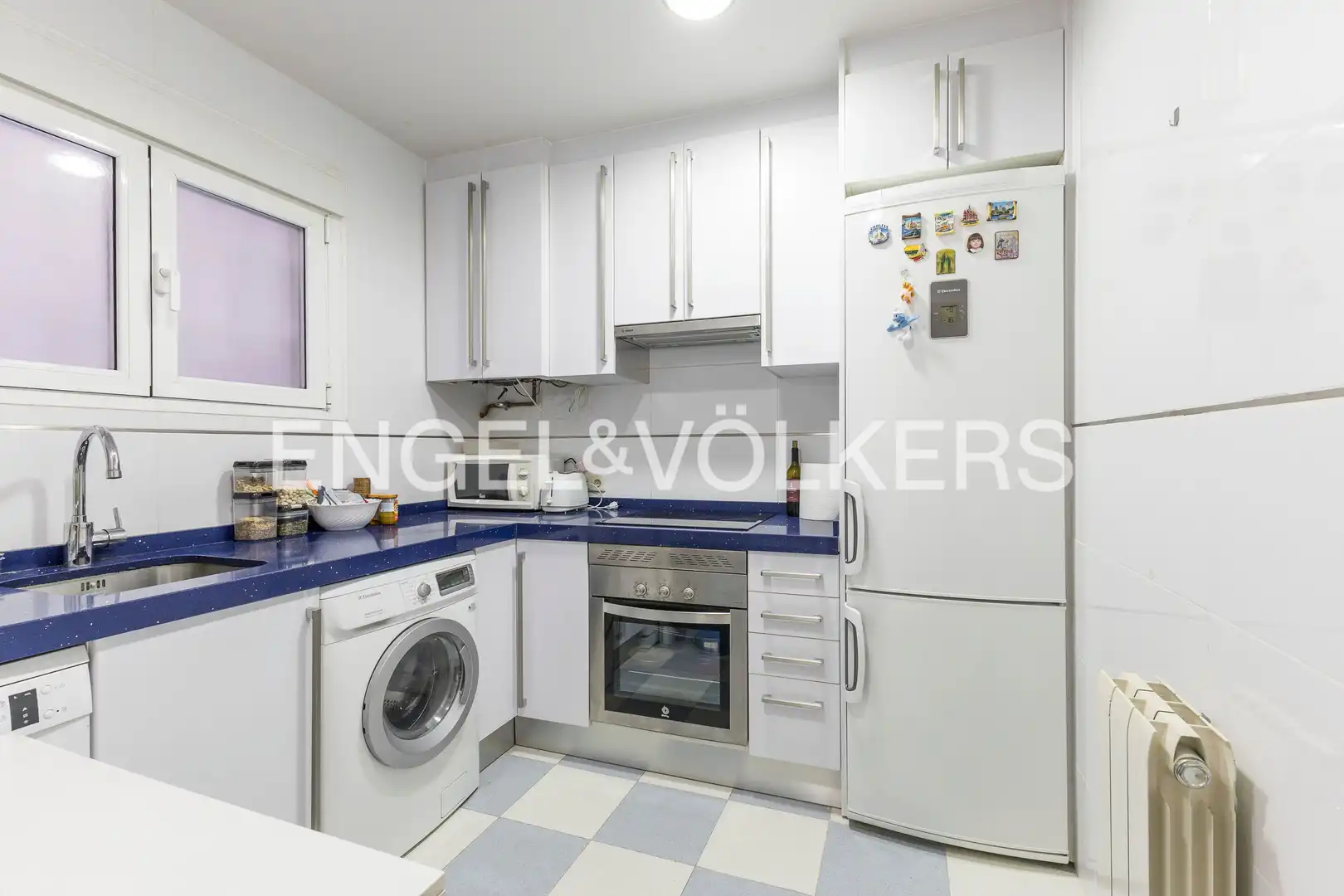 Cuina de Apartament de lloguer en Madrid amb Aire condicionat i Calefacció
