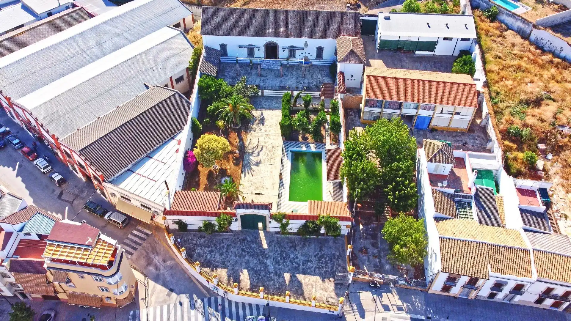 Vista exterior de Nave industrial en venta en Aguilar de la Frontera