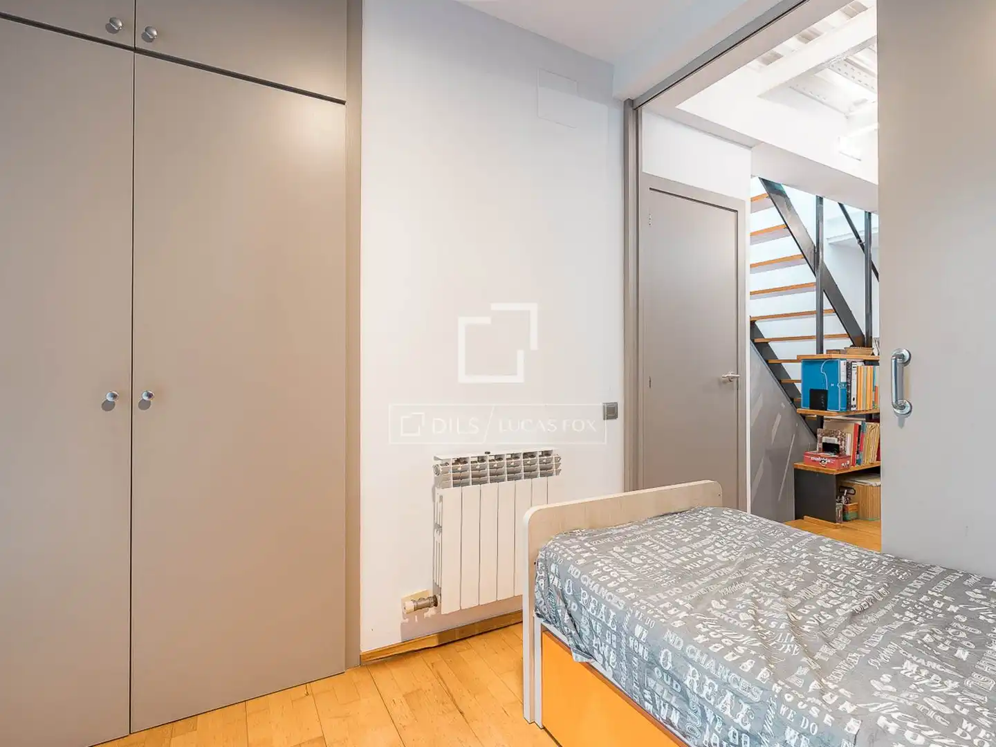 Dormitori de Casa o xalet en venda en Barcelona amb Aire condicionat, Terrassa i Piscina
