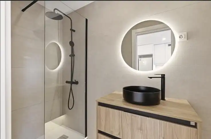 Baño de Estudio en venta en Marbella con Calefacción y Piscina comunitaria