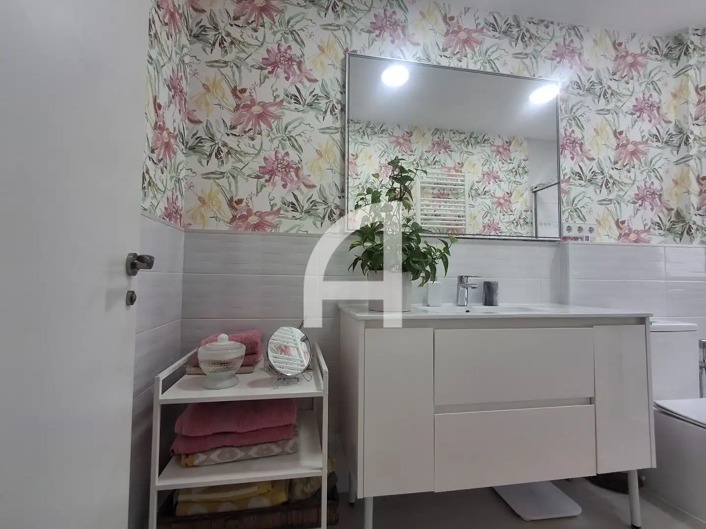 Bathroom of Flat for sale in Vigo   with Heating and Furnished