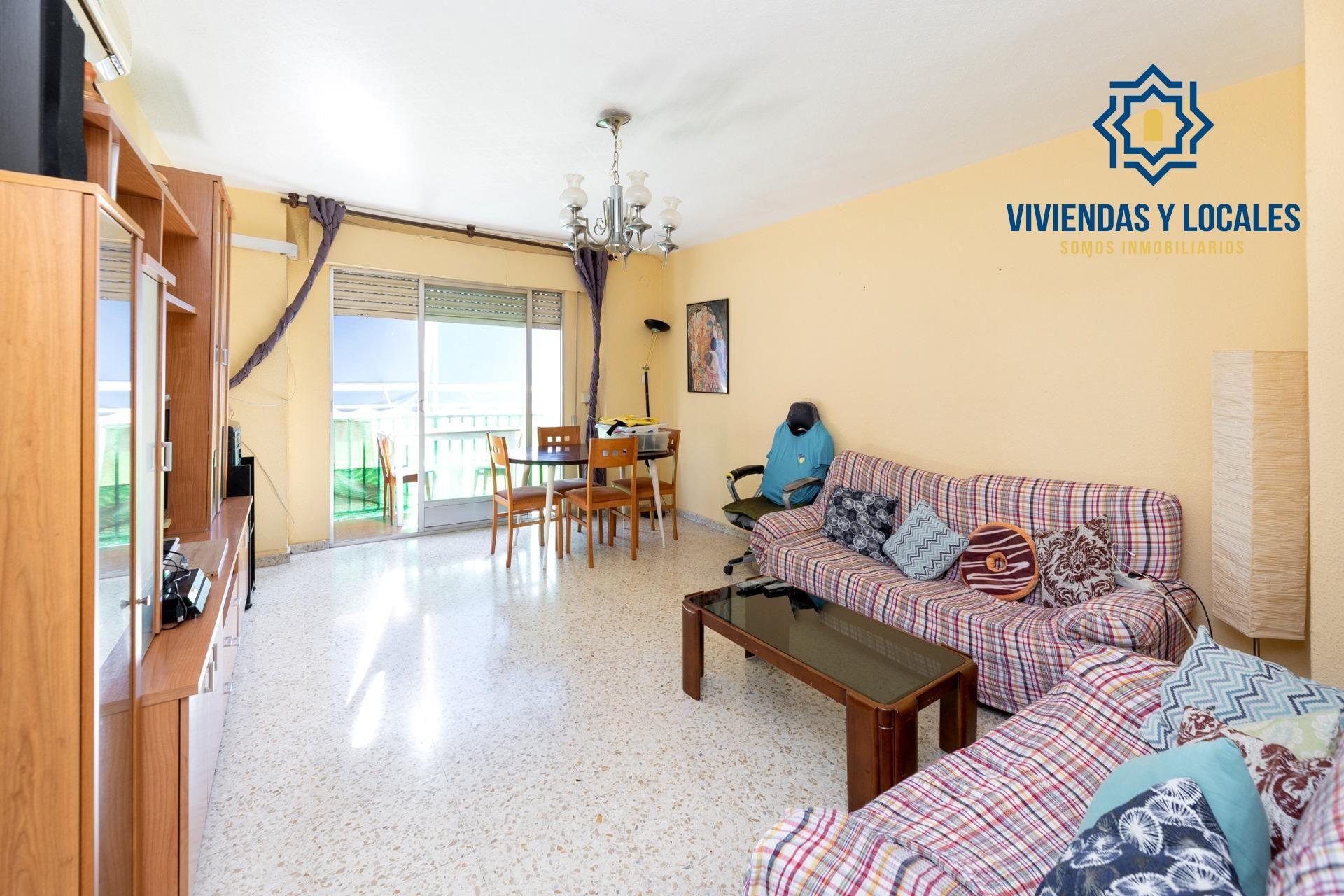 Living room of Flat for sale in  Granada Capital  with Air Conditioner and Terrace