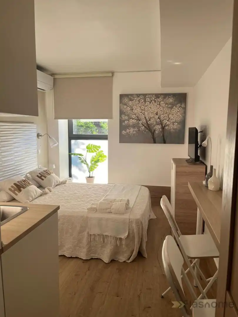 Habitación de Edificio en venta en Madrid