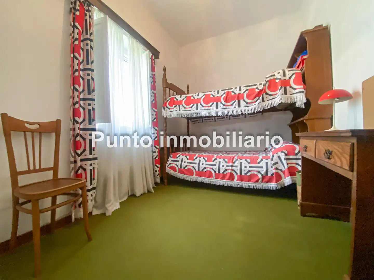 Dormitori de Casa o xalet en venda en Valladolid amb Jardí privat i Terrassa