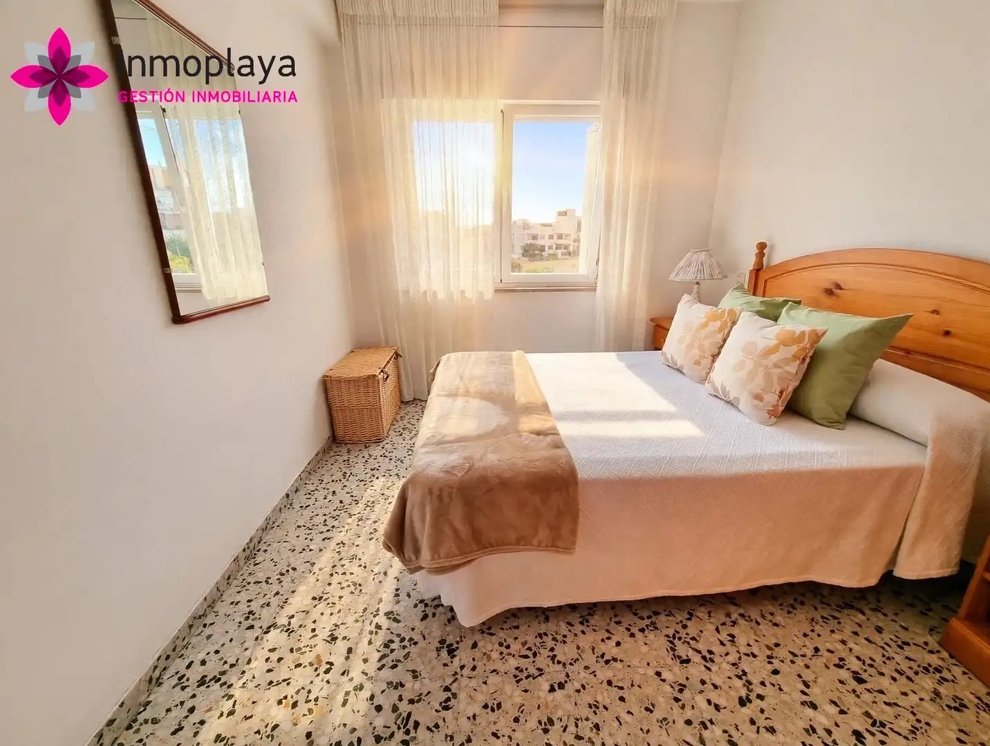 Schlafzimmer von Dachboden zum Verkauf in Noja mit Terrasse und Möbliert