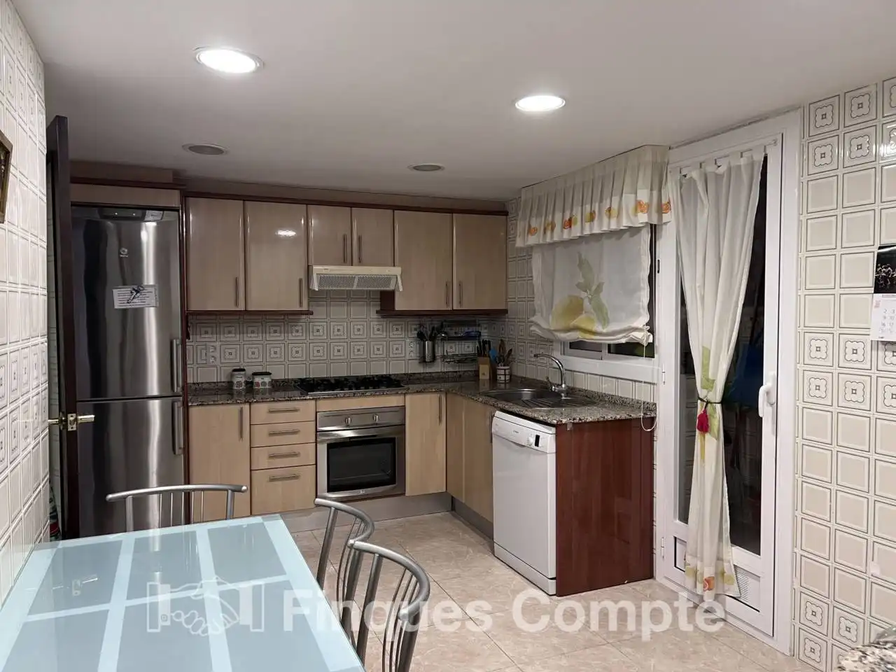 Cocina de Piso en venta en Roda de Berà con Calefacción, Terraza y Trastero