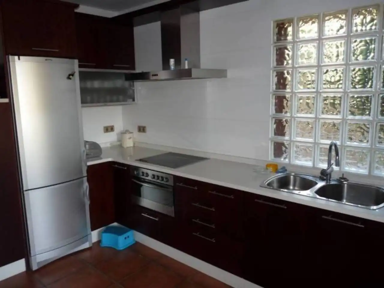 Cuina de Casa o xalet en venda en Oviedo  amb Calefacció, Terrassa i Alarma