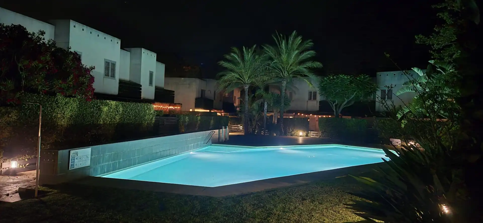 Schwimmbecken von Einfamilien-Reihenhaus zum Verkauf in Mont-roig del Camp mit Klimaanlage, Privatgarten und Terrasse