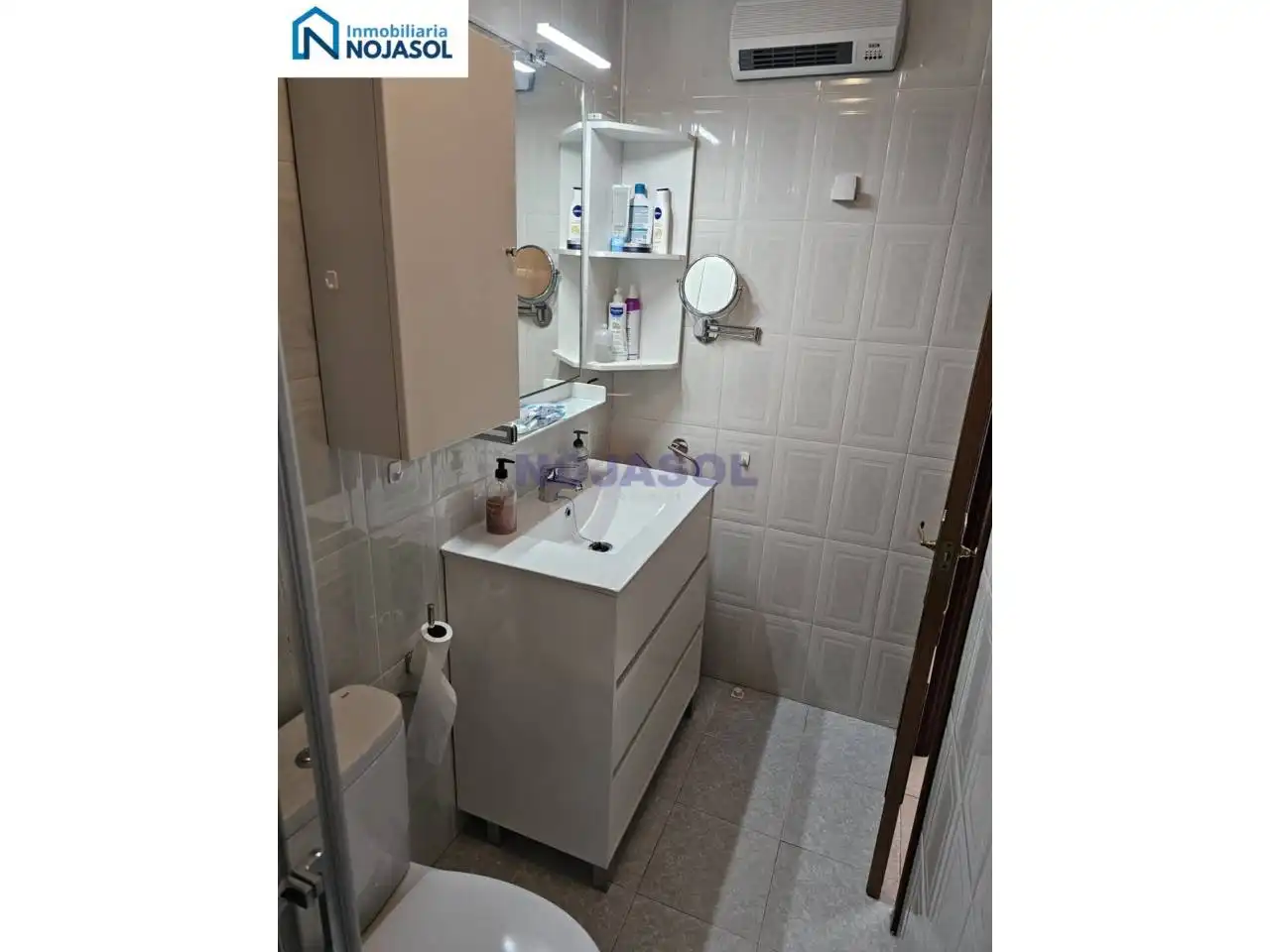 Bany de Apartament en venda en Noja amb Calefacció, Terrassa i Moblat