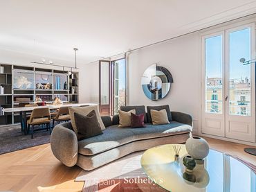 Appartement compact avec piscine à vendre à Carrer de Girona