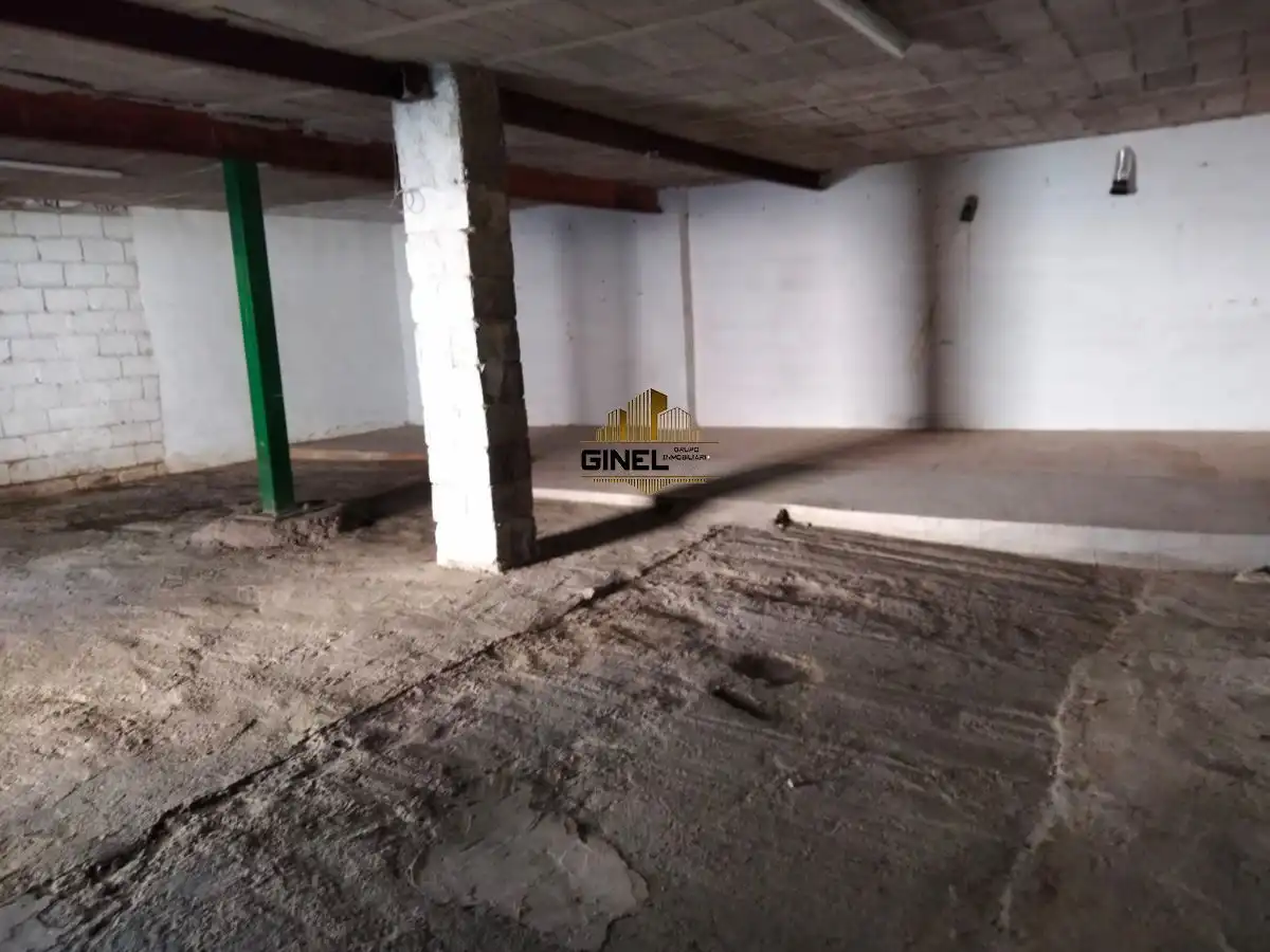 Nau industrial en venda en Jaén