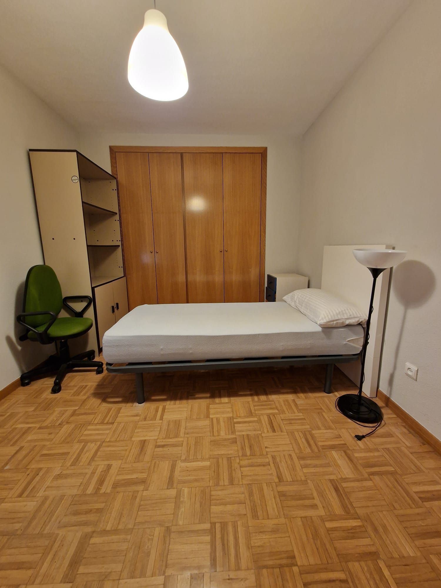 Bedroom of Flat for share in Getafe  with Heating