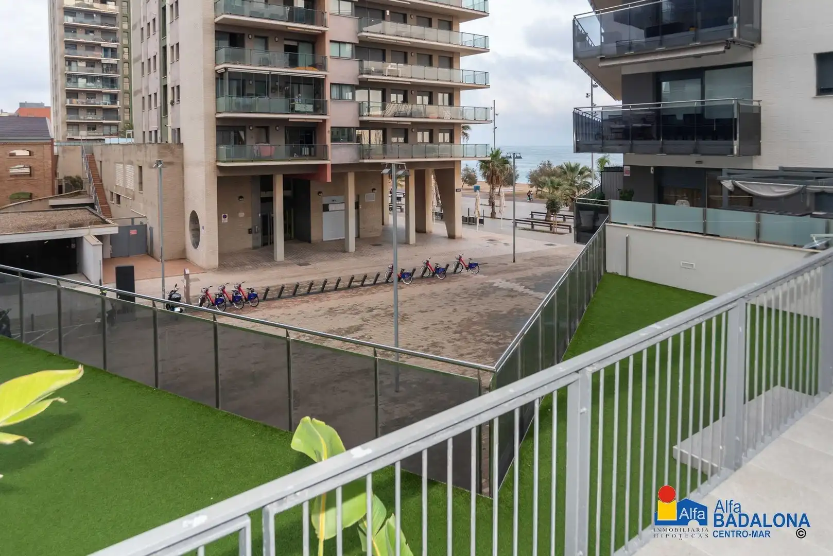 Terraza de Piso en venta en Badalona con Aire acondicionado, Calefacción y Jardín privado