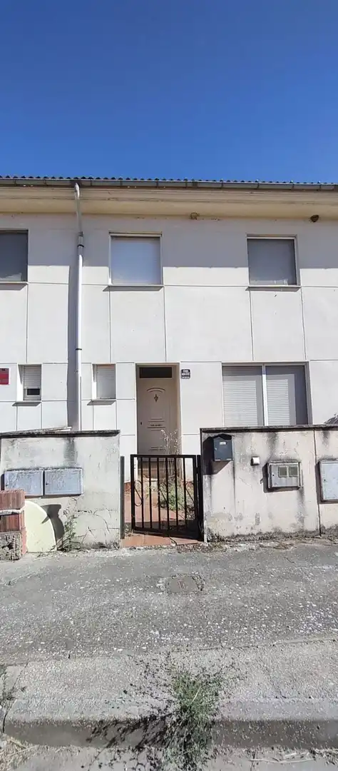 Casa adosada en venda a Viejo de Medina, Pozaldez
