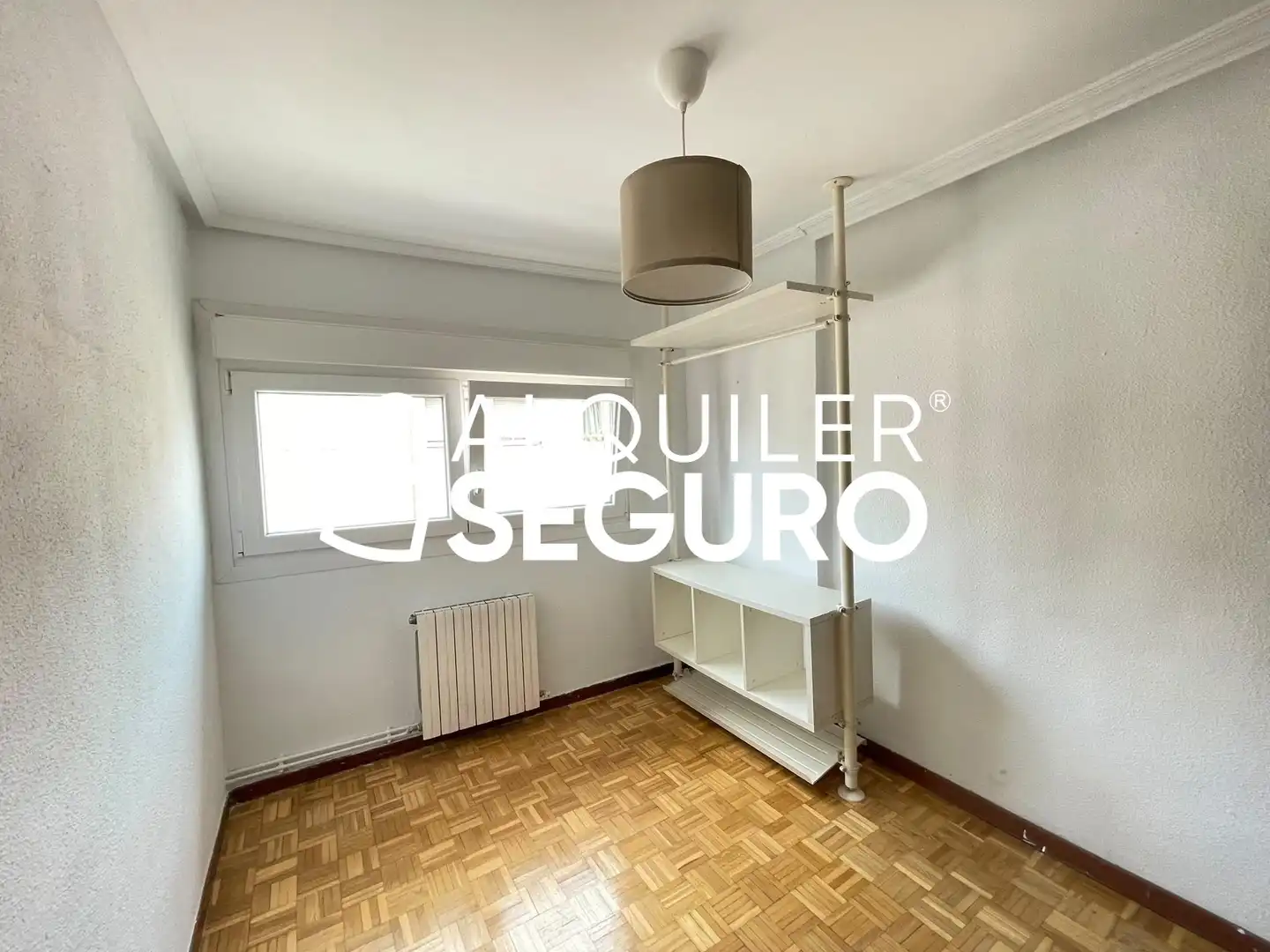 Habitación de Piso de alquiler en Madrid con Aire acondicionado, Calefacción y Amueblado