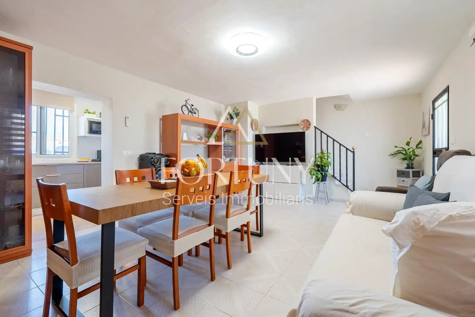 Sala d'estar de Casa o xalet en venda en Alcover amb Aire condicionat, Jardí privat i Terrassa