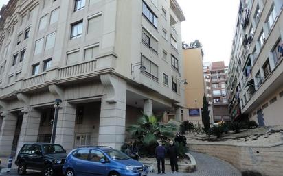 Vista exterior de Àtic en venda en Benidorm amb Aire condicionat, Terrassa i Moblat