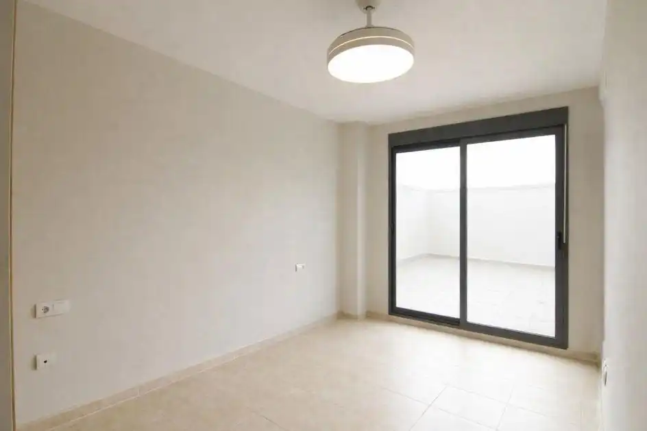 Bajo con terraza en venta en Nules, imagen 2