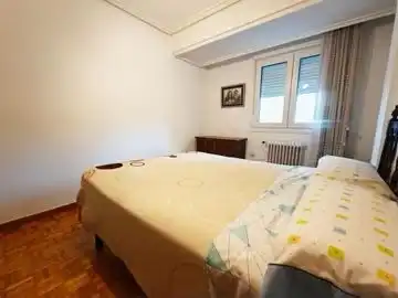 Dormitori de Pis en venda en Burgos amb Calefacció i Parquet