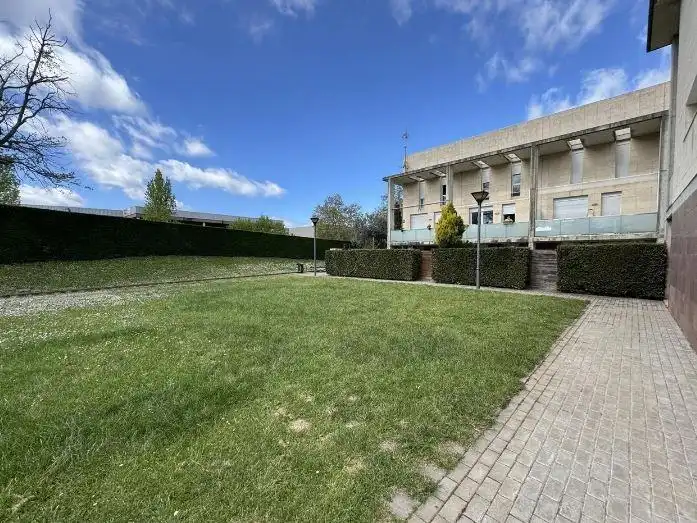 Flat for sale in Verinal, 30, Tona