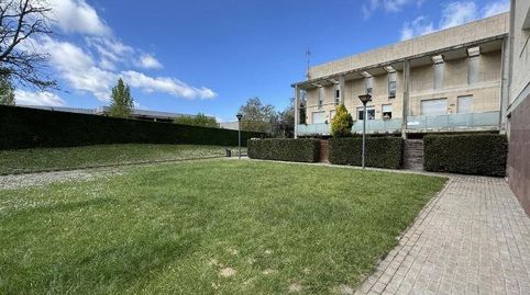 SE VENDE casa OKUPADA en Calle Verinal Nº 30 Tona Barcelona