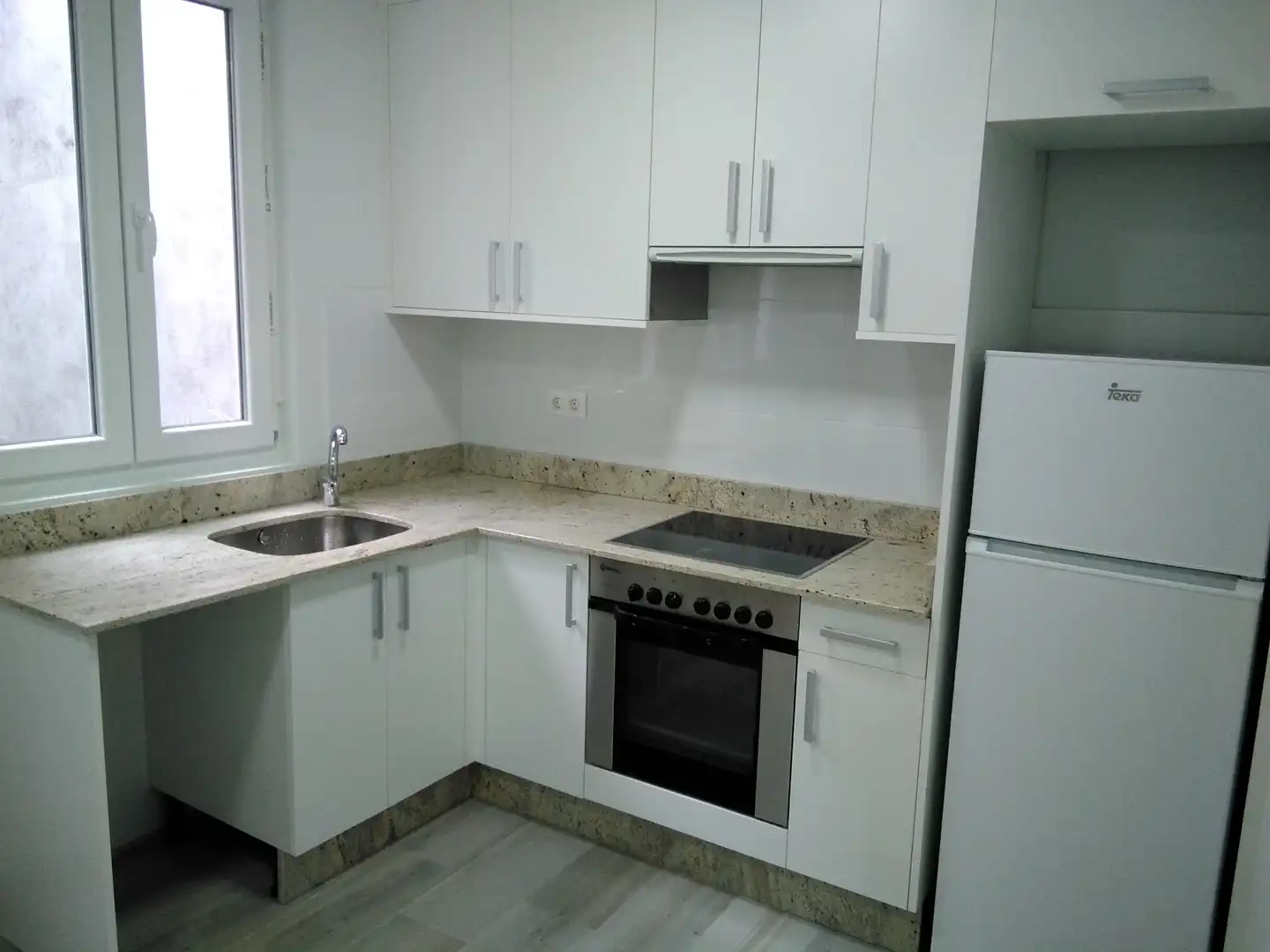 Küche von Wohnung zum Verkauf in Vigo  mit Heizung
