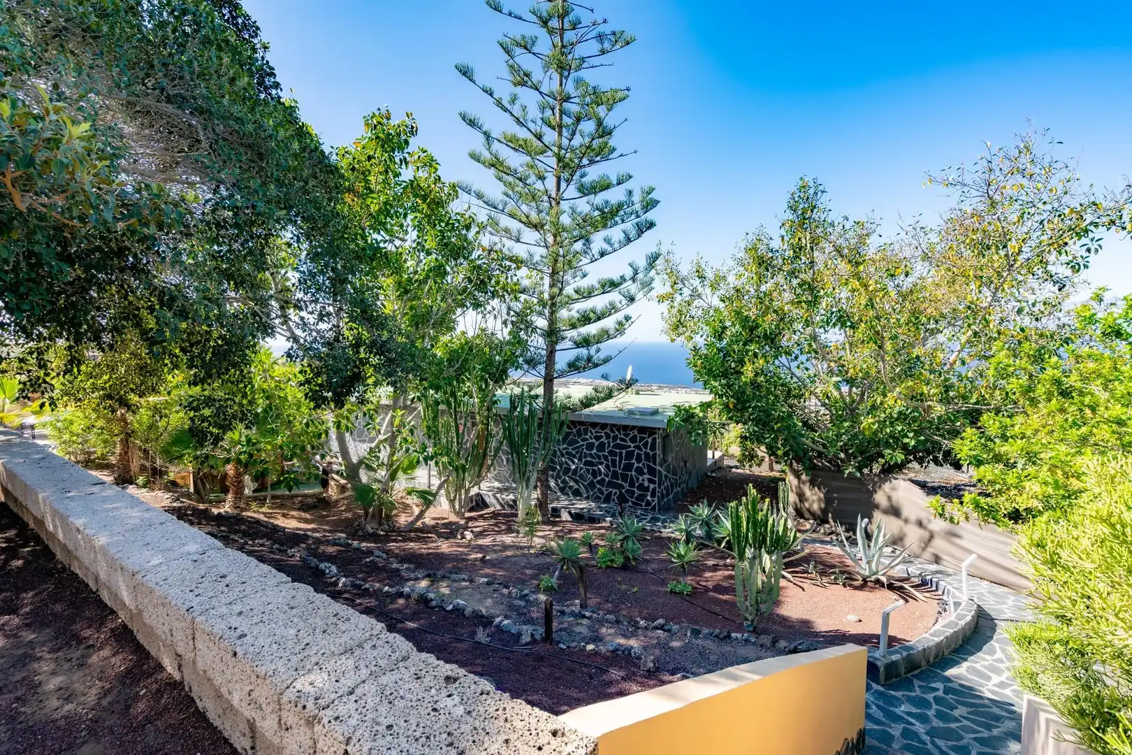 Terrassa de Casa o xalet en venda en Guía de Isora amb Aire condicionat, Jardí privat i Terrassa