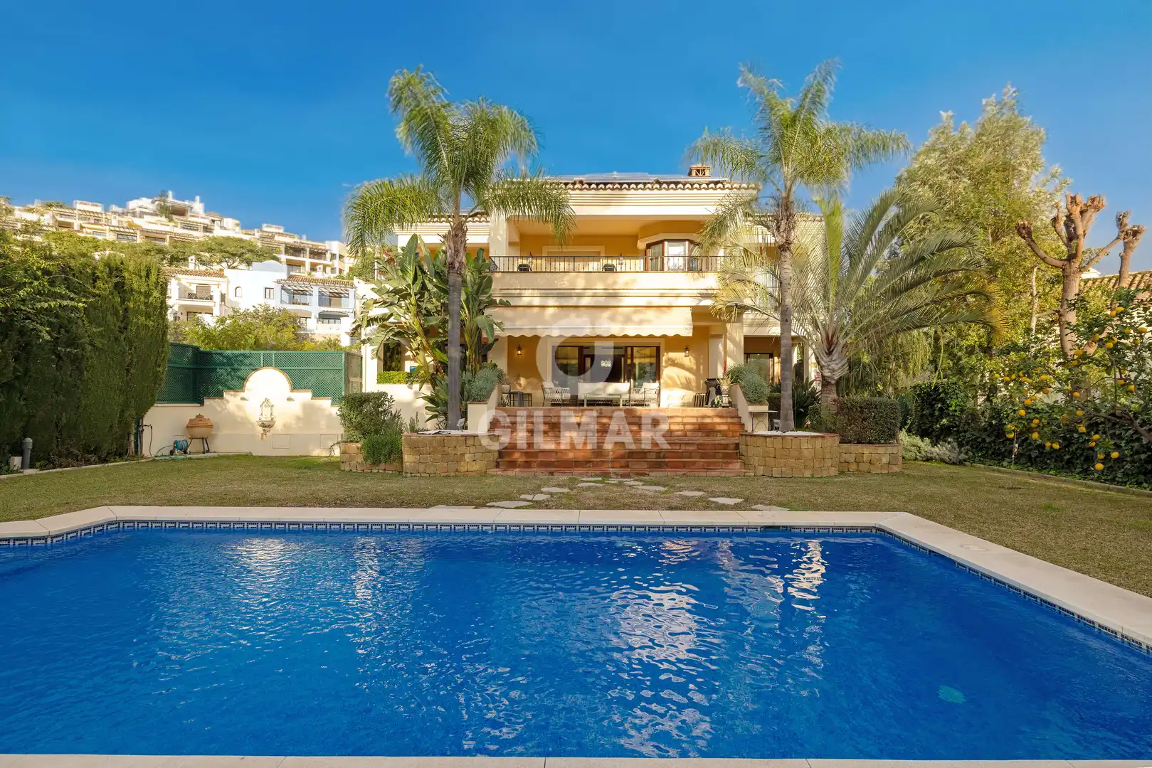 Vista exterior de Casa o chalet en venta en Benahavís con Calefacción, Jardín privado y Piscina