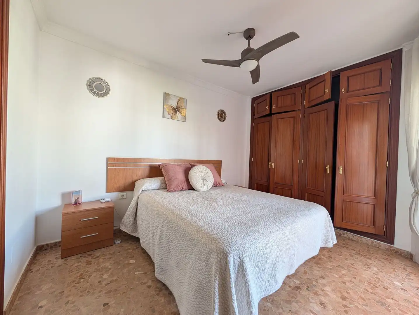 Habitación de Apartamento de alquiler en Estepona con Terraza y Trastero
