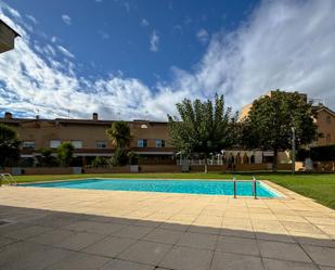 Piscina de Casa adosada en venda en Torrefarrera amb Piscina