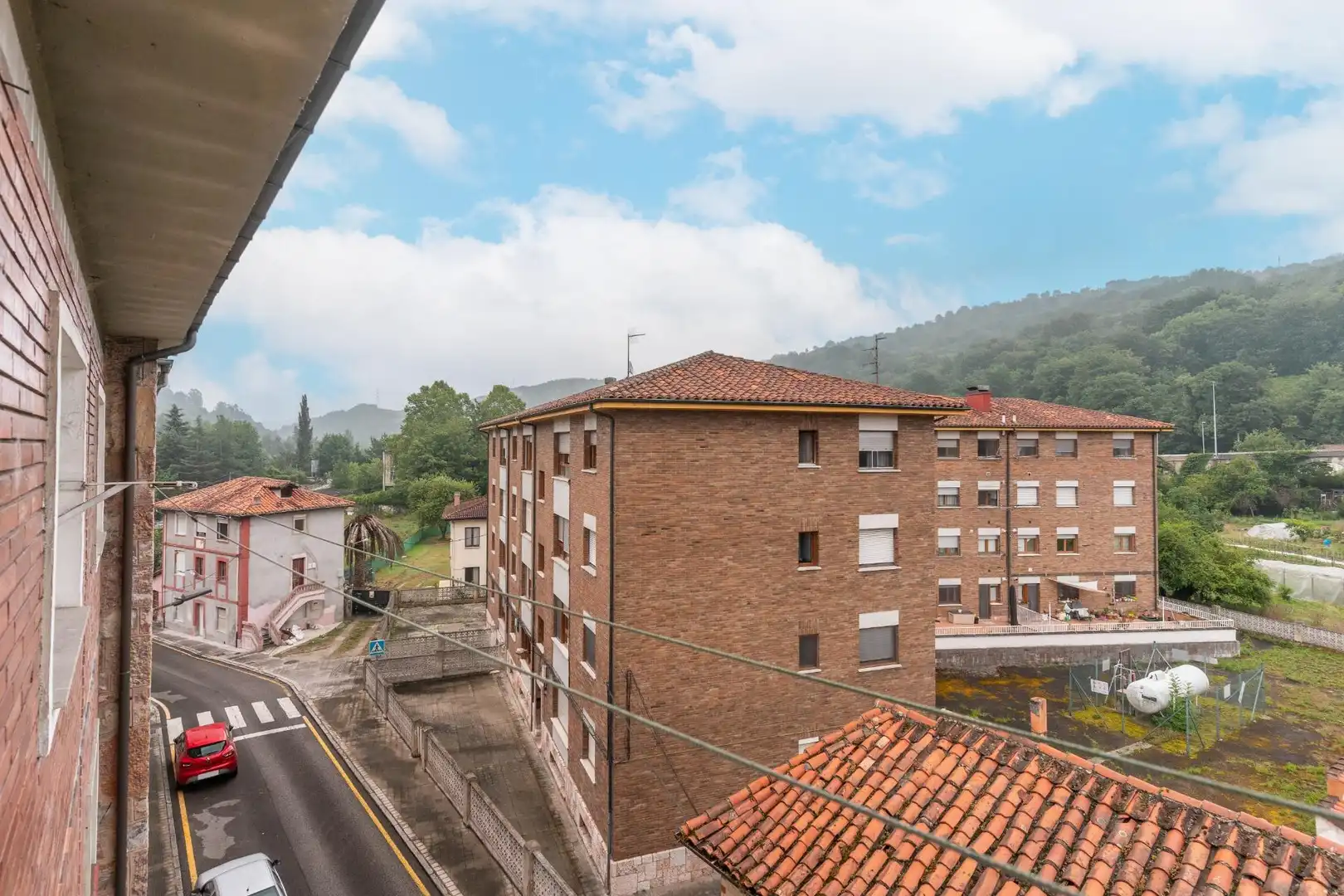 Vista exterior de Pis en venda en Oviedo  amb Calefacció, Terrassa i Moblat