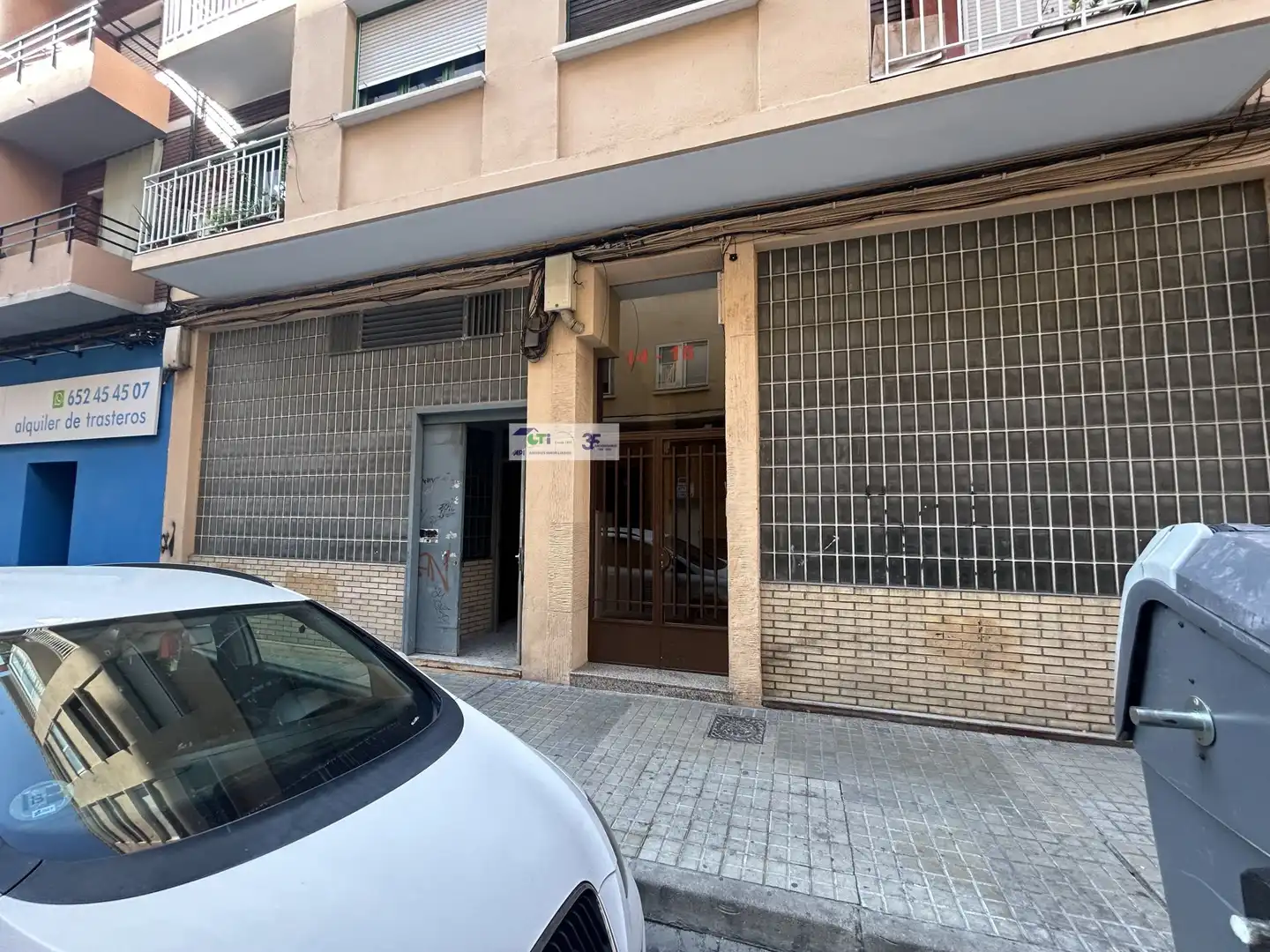 Vista exterior de Local en venta en  Zaragoza Capital