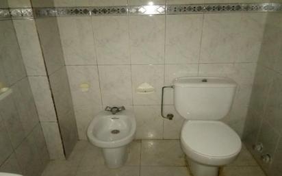 Bathroom of Flat for sale in Torreperogil