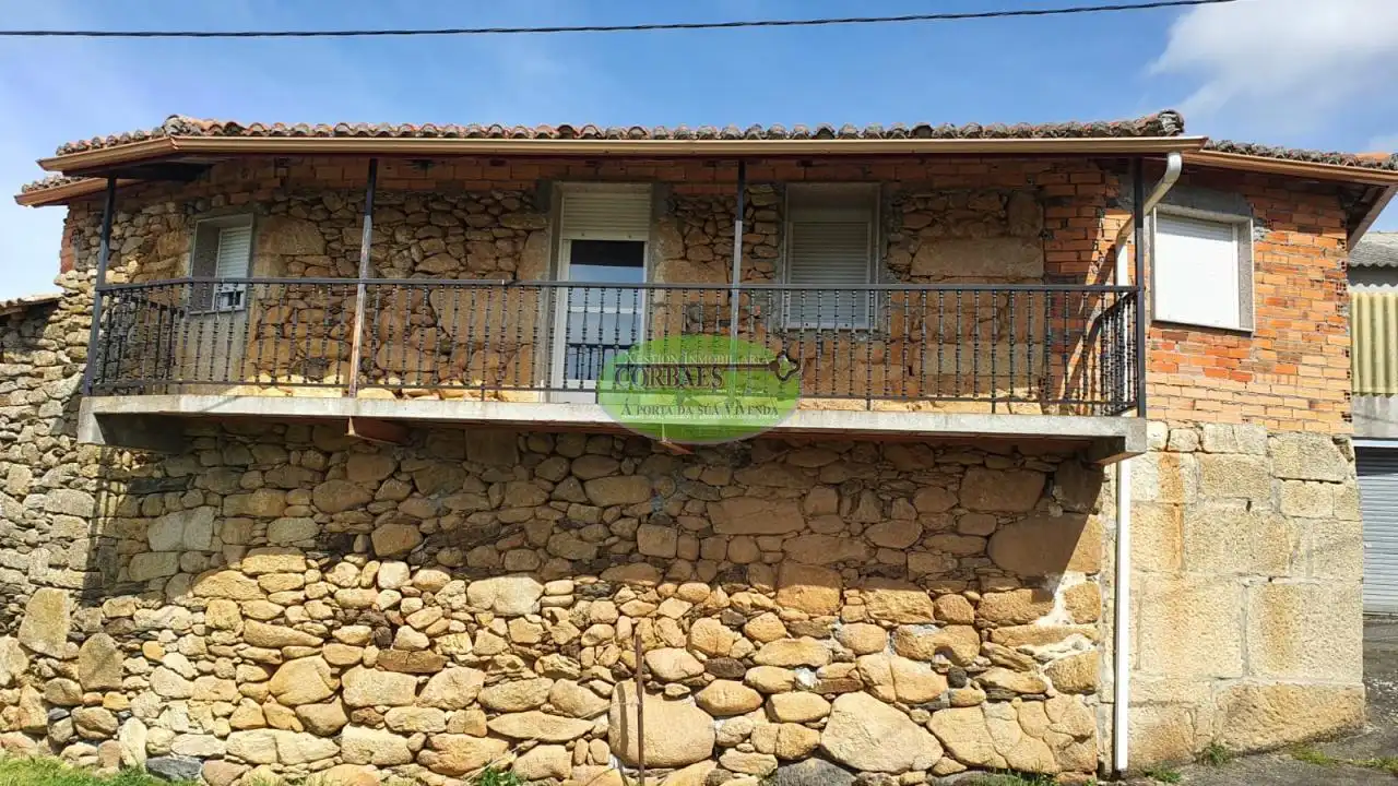 House for sale in Maceda
