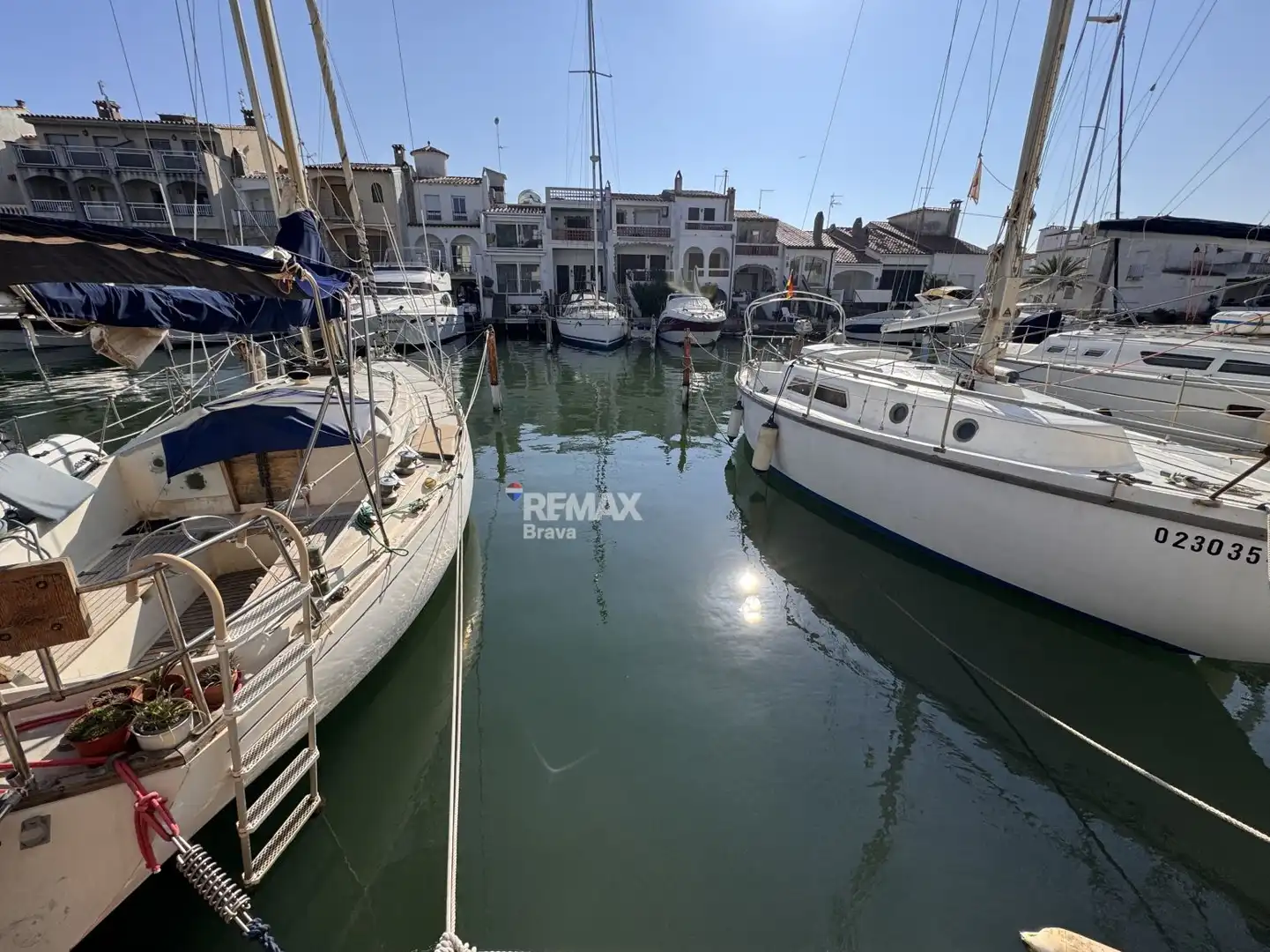 Vista exterior de Residencial en venda en Empuriabrava