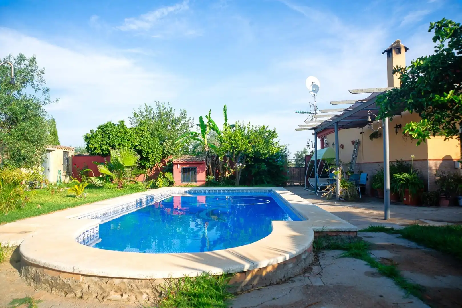 Piscina de Casa o chalet en venta en Pilas con Jardín privado y Piscina