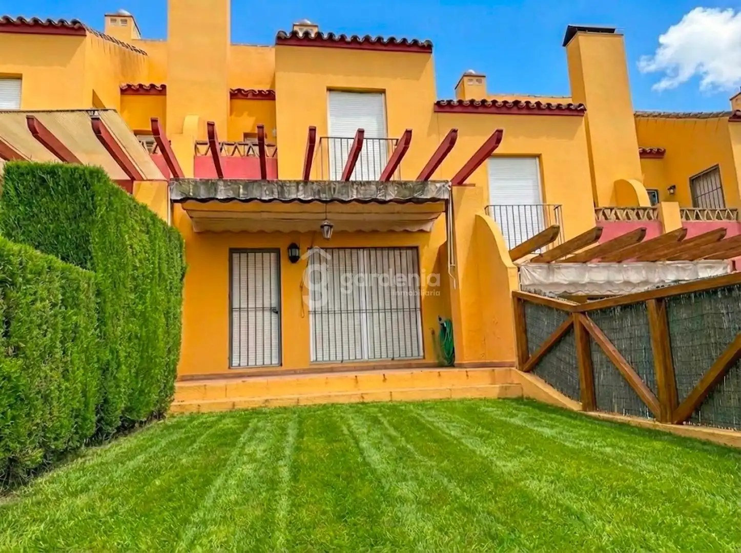 Garten von Einfamilien-Reihenhaus zum Verkauf in Islantilla mit Privatgarten und Terrasse