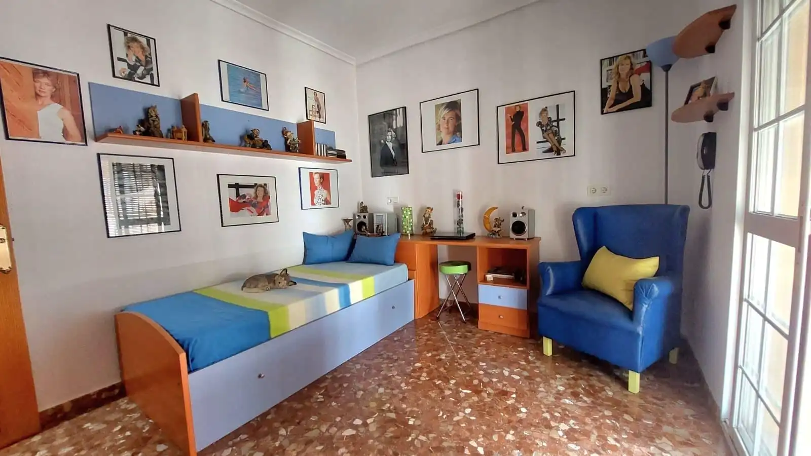 Sala d'estar de Casa adosada en venda en Córdoba amb Aire condicionat, Terrassa i Traster