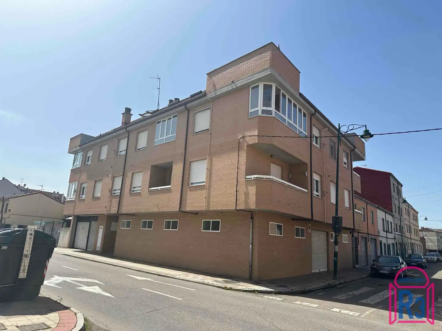 Vista exterior de Apartament de lloguer en León Capital  amb Calefacció, Terrassa i Traster