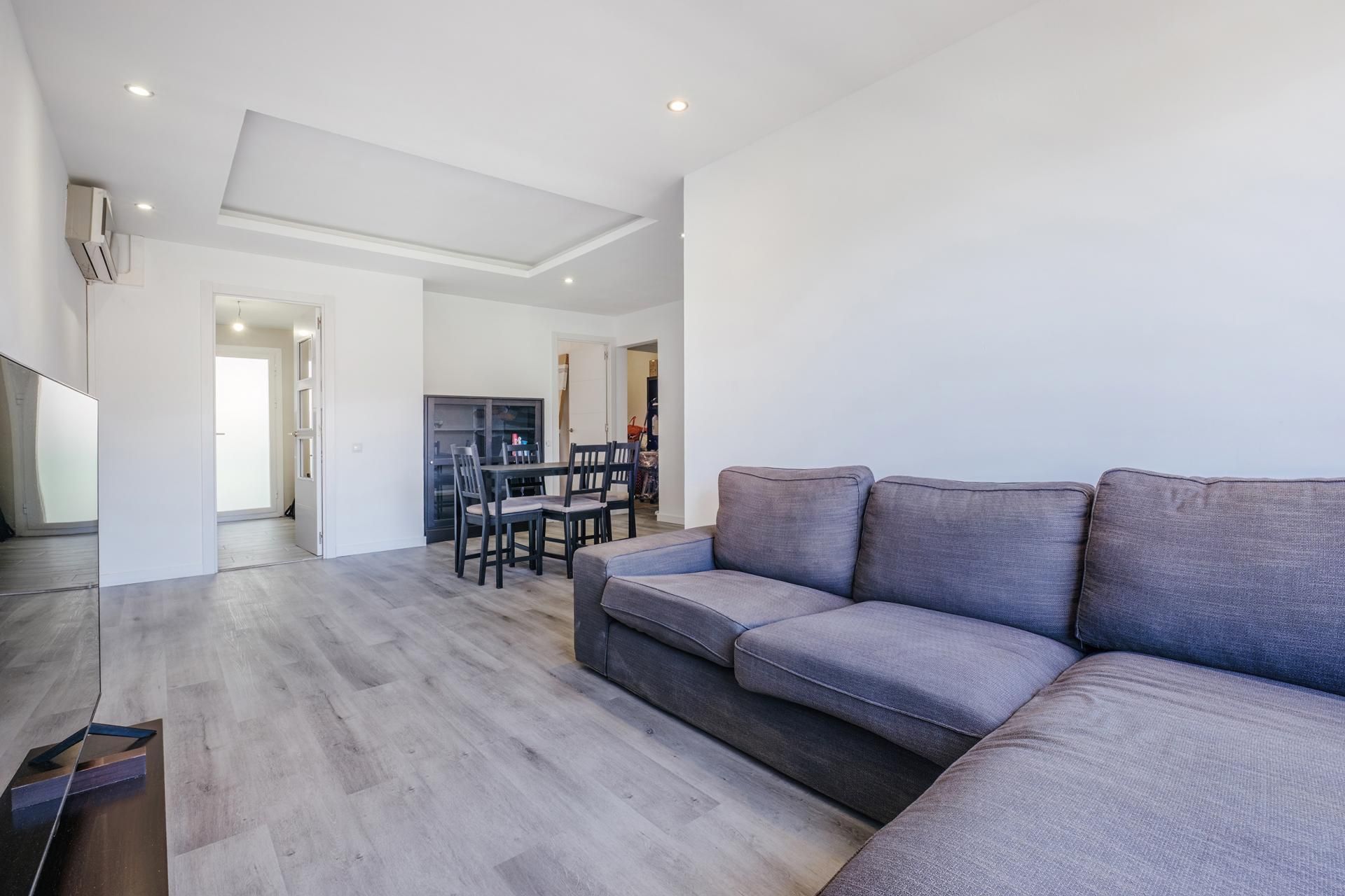Living room of Flat for sale in Terrassa  with Air Conditioner and Heating