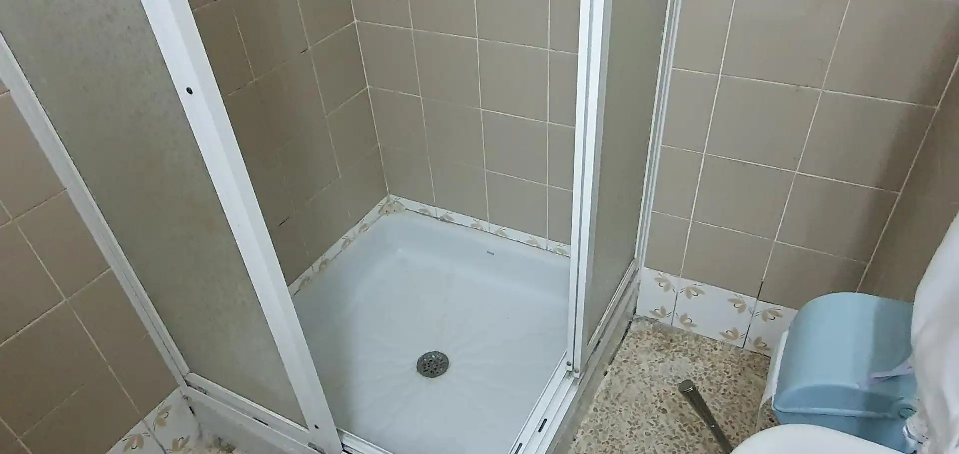 Habitación en Calle PRIMAVERA, Carolinas Altas