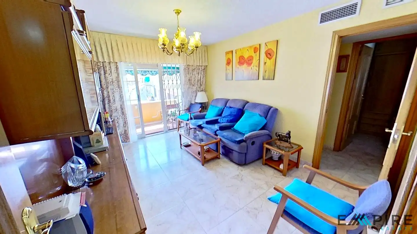 Living room of Flat for sale in Parla  with Air Conditioner, Heating and Terrace