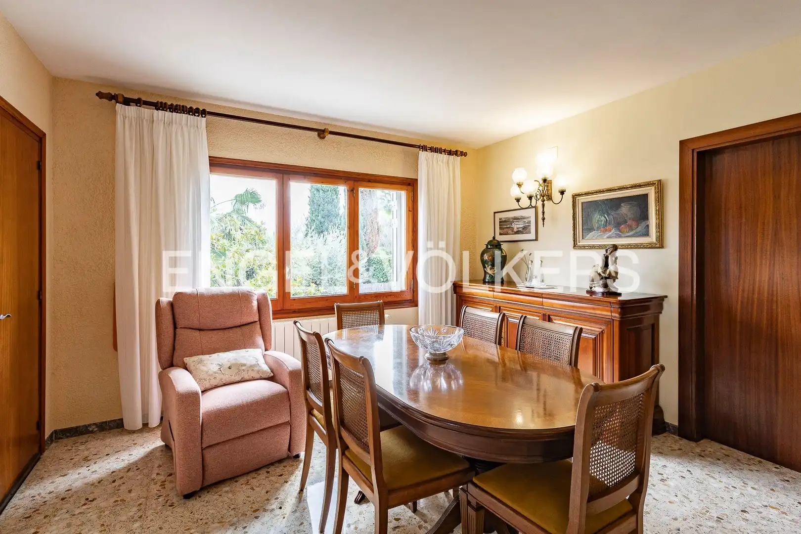 Comedor de Casa o chalet en venta en Vilanova i la Geltrú con Aire acondicionado, Calefacción y Jardín privado